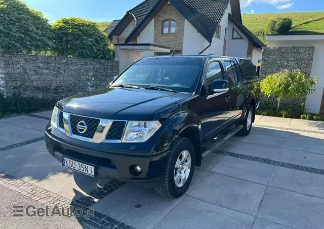 NISSAN Navara 2.5 D R-Black