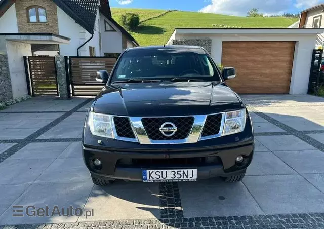 NISSAN Navara 2.5 D R-Black