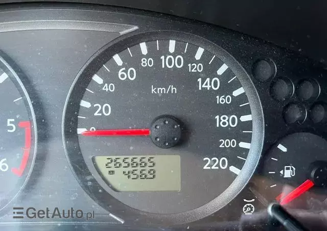 NISSAN Navara 2.5 D R-Black