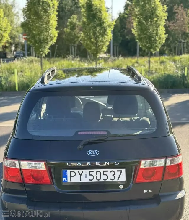 KIA Carens 