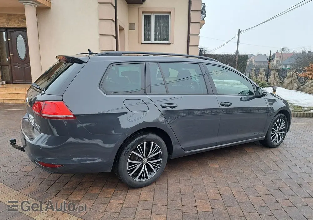 VOLKSWAGEN Golf 2.0 TDI DSG Sound