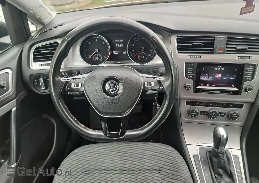 VOLKSWAGEN Golf 2.0 TDI DSG Sound