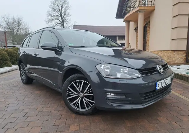 VOLKSWAGEN Golf 2.0 TDI DSG Sound