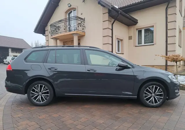 VOLKSWAGEN Golf 2.0 TDI DSG Sound