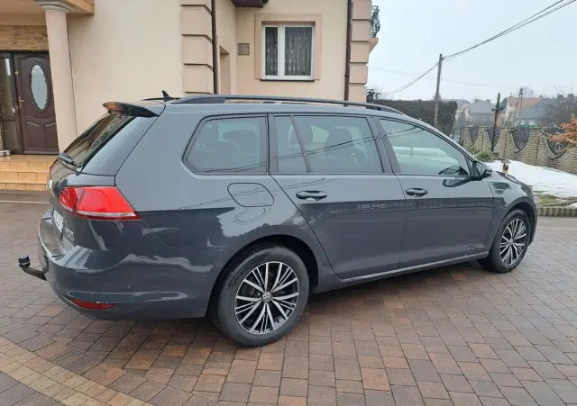 VOLKSWAGEN Golf 2.0 TDI DSG Sound