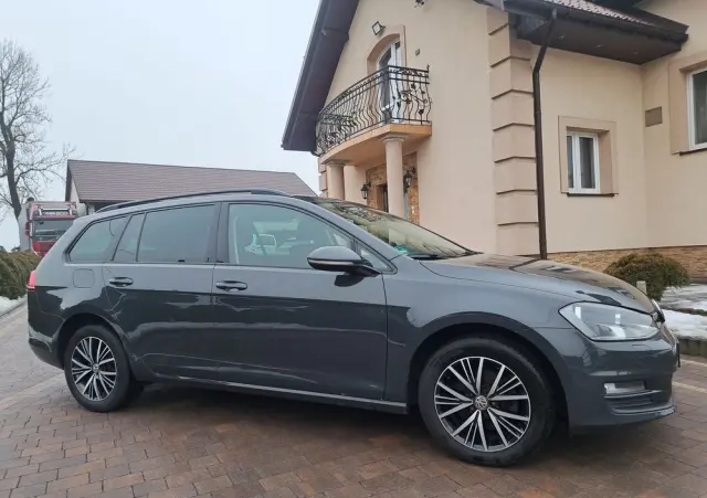 VOLKSWAGEN Golf 2.0 TDI DSG Sound