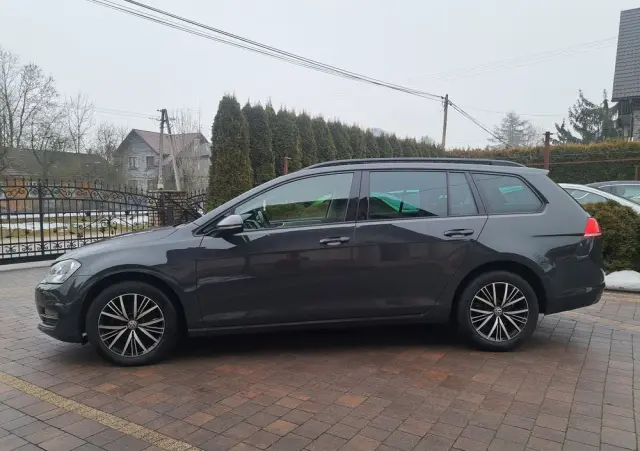 VOLKSWAGEN Golf 2.0 TDI DSG Sound