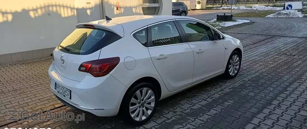 OPEL Astra 1.4 Turbo Cosmo
