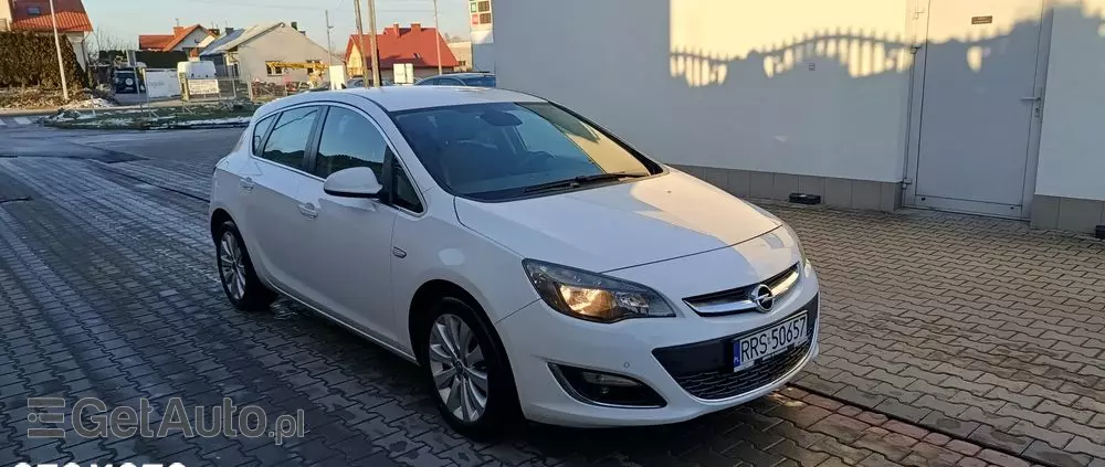 OPEL Astra 1.4 Turbo Cosmo