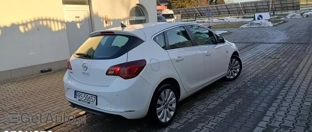 OPEL Astra 1.4 Turbo Cosmo