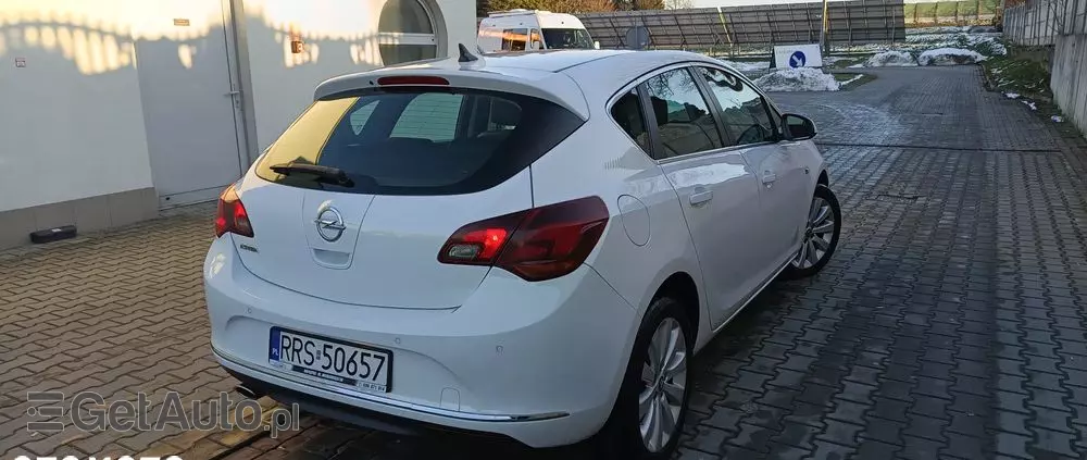 OPEL Astra 1.4 Turbo Cosmo
