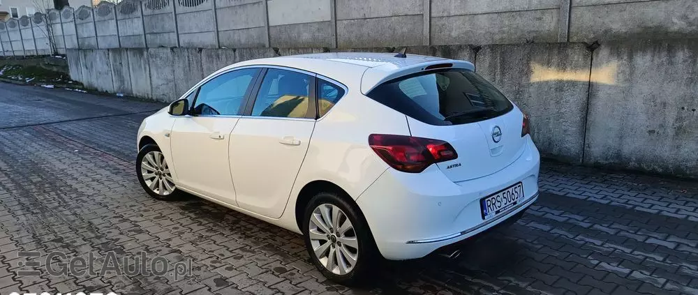 OPEL Astra 1.4 Turbo Cosmo