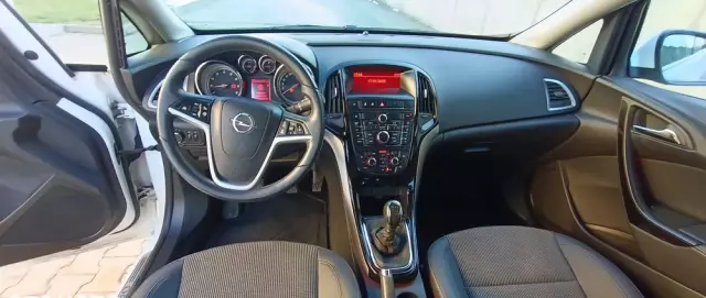 OPEL Astra 1.4 Turbo Cosmo