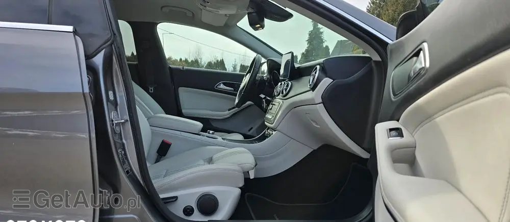 MERCEDES-BENZ CLA 220 4Matic 7G-DCT Peak Edition