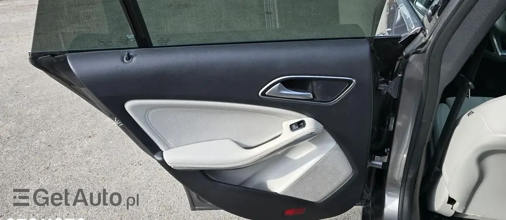 MERCEDES-BENZ CLA 220 4Matic 7G-DCT Peak Edition