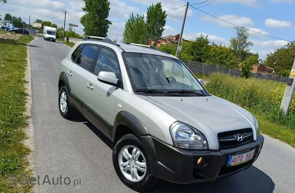 HYUNDAI Tucson 