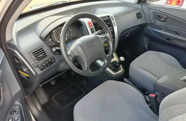 HYUNDAI Tucson 