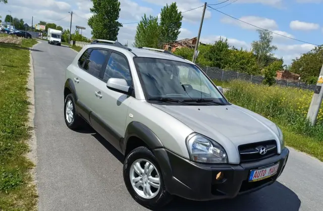 HYUNDAI Tucson 