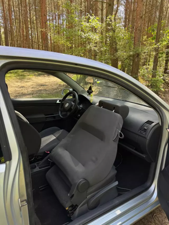 VOLKSWAGEN Polo Basis