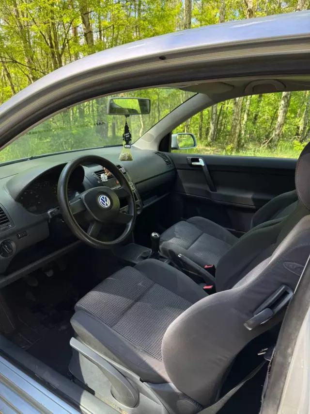 VOLKSWAGEN Polo Basis