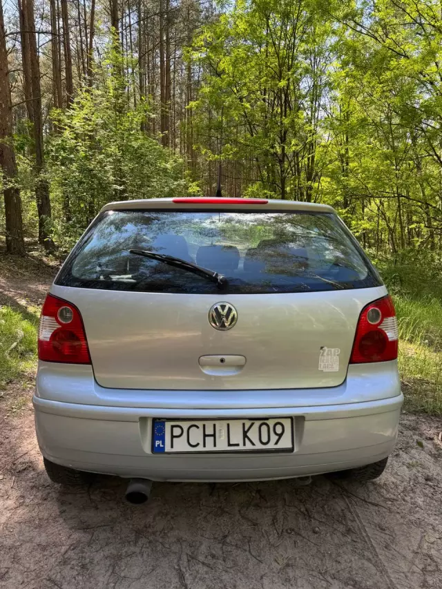 VOLKSWAGEN Polo Basis