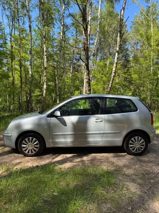 VOLKSWAGEN Polo Basis