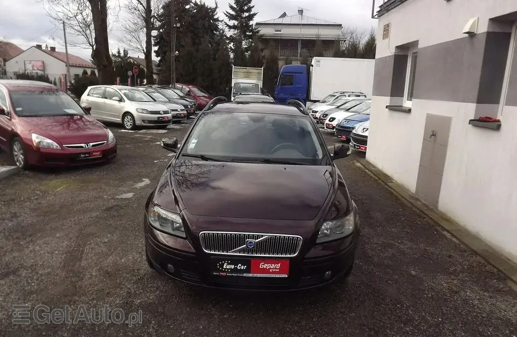 VOLVO V50 