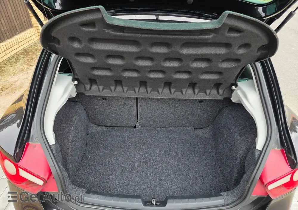 SEAT Ibiza SC 1.4 16V Reference