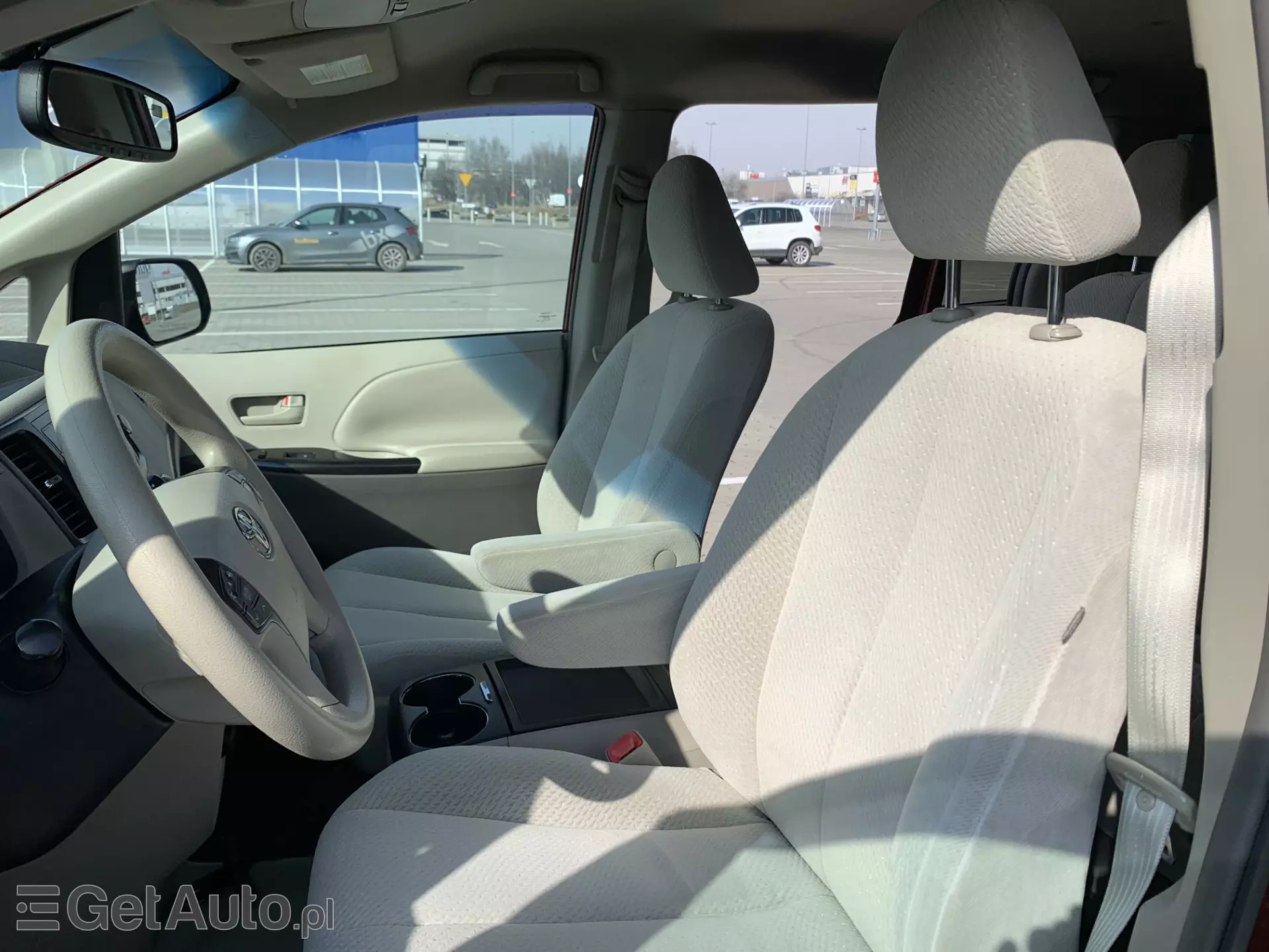 TOYOTA Sienna 