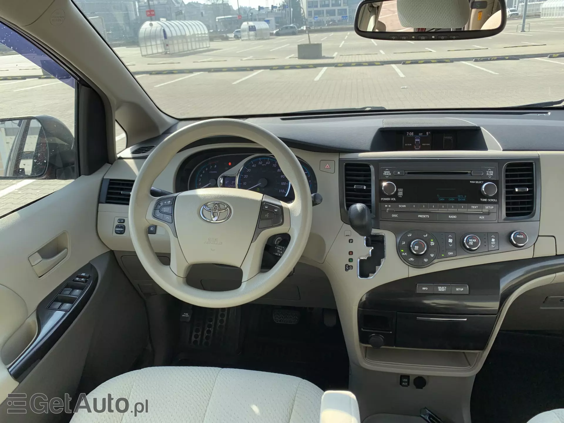 TOYOTA Sienna 
