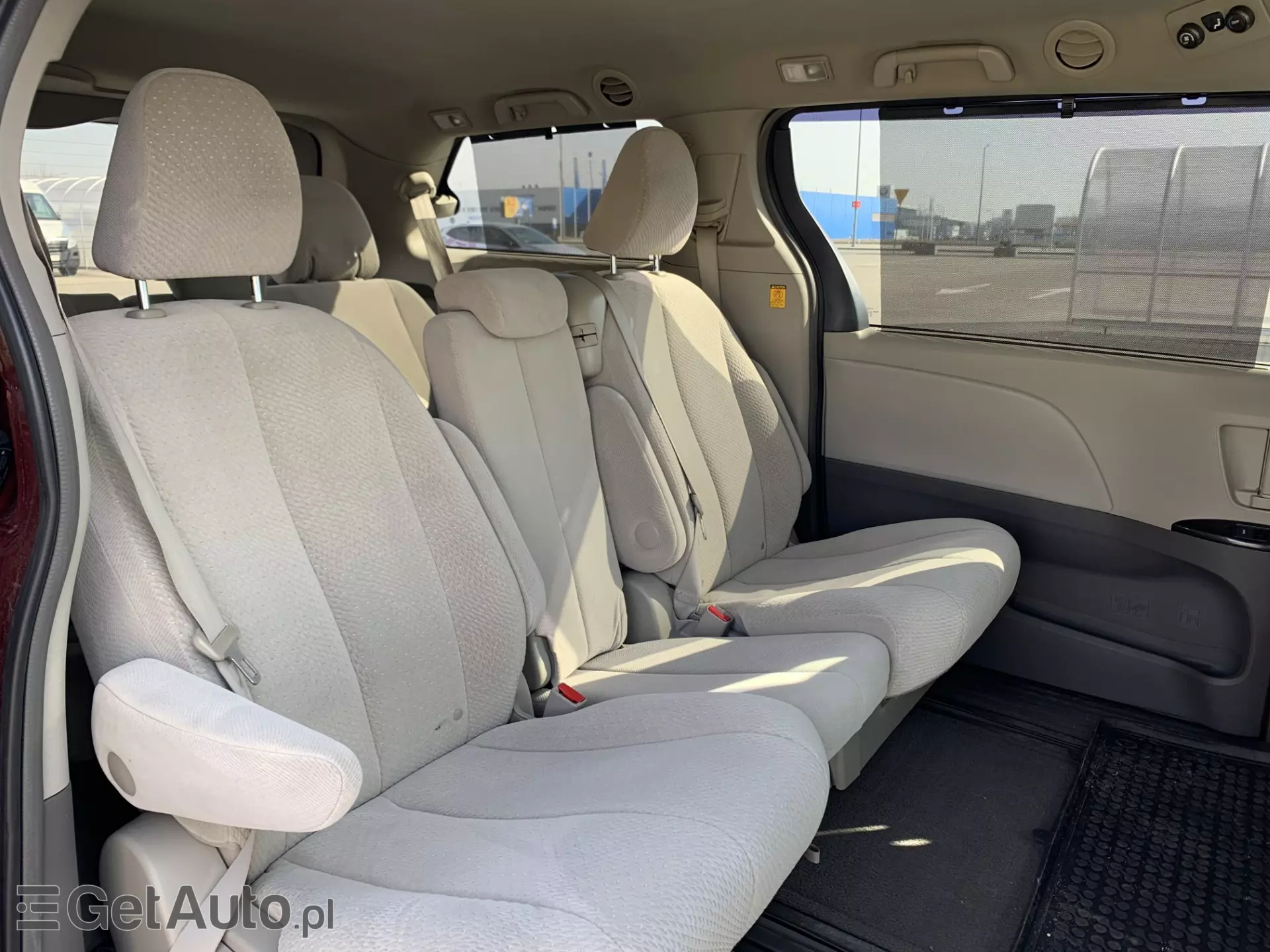 TOYOTA Sienna 