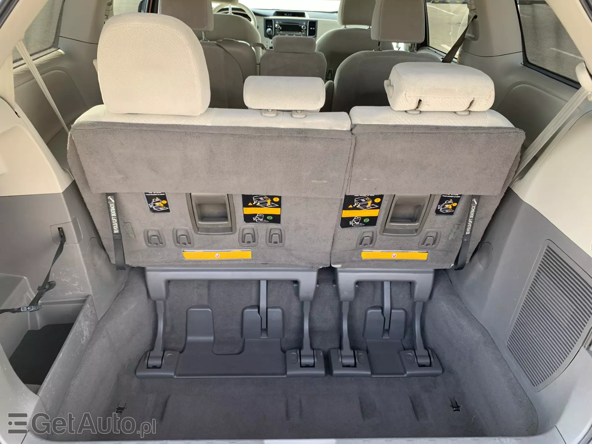 TOYOTA Sienna 