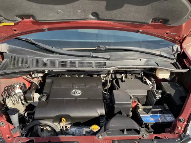 TOYOTA Sienna 