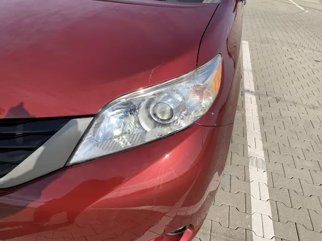 TOYOTA Sienna 
