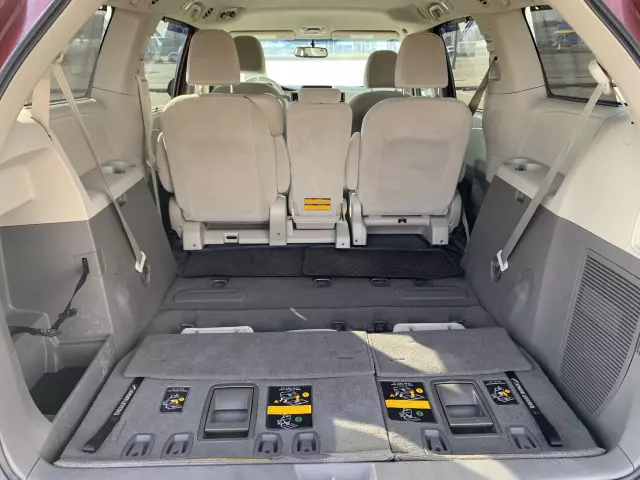 TOYOTA Sienna 