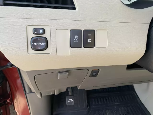 TOYOTA Sienna 