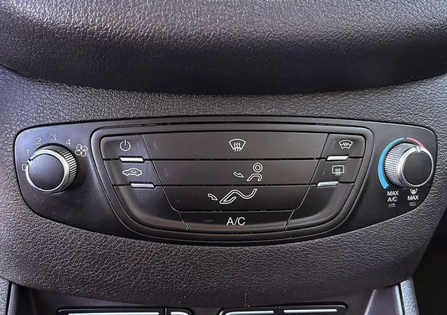 FORD Transit-courier 