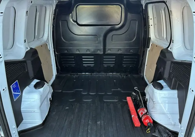 FORD Transit-courier 