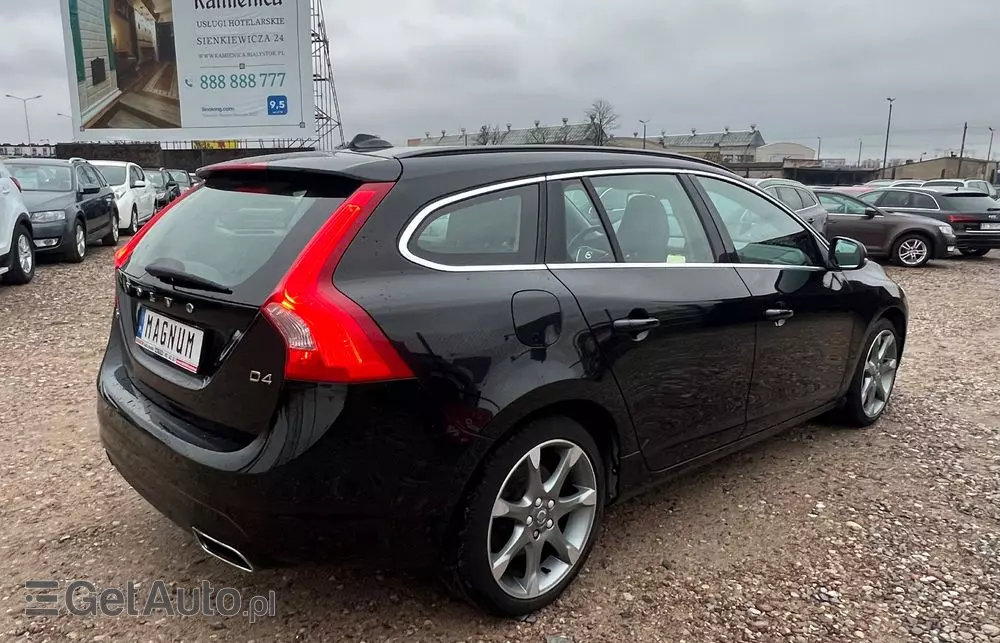 VOLVO V60 D4 Drive-E Momentum