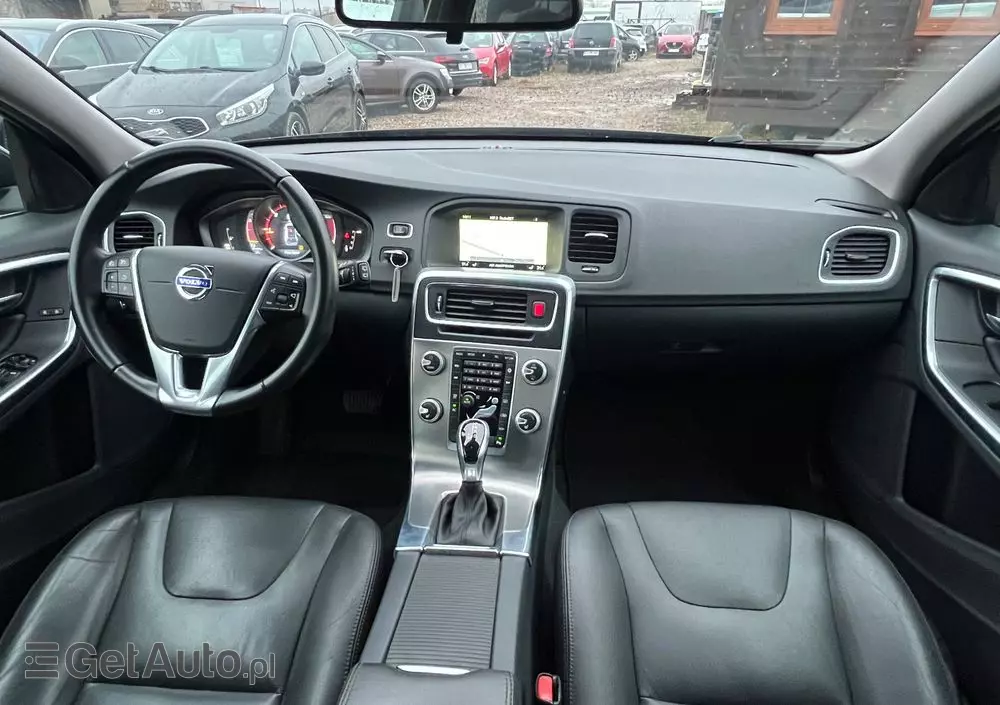 VOLVO V60 D4 Drive-E Momentum