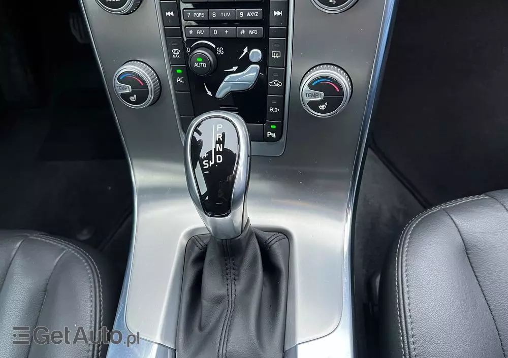 VOLVO V60 D4 Drive-E Momentum