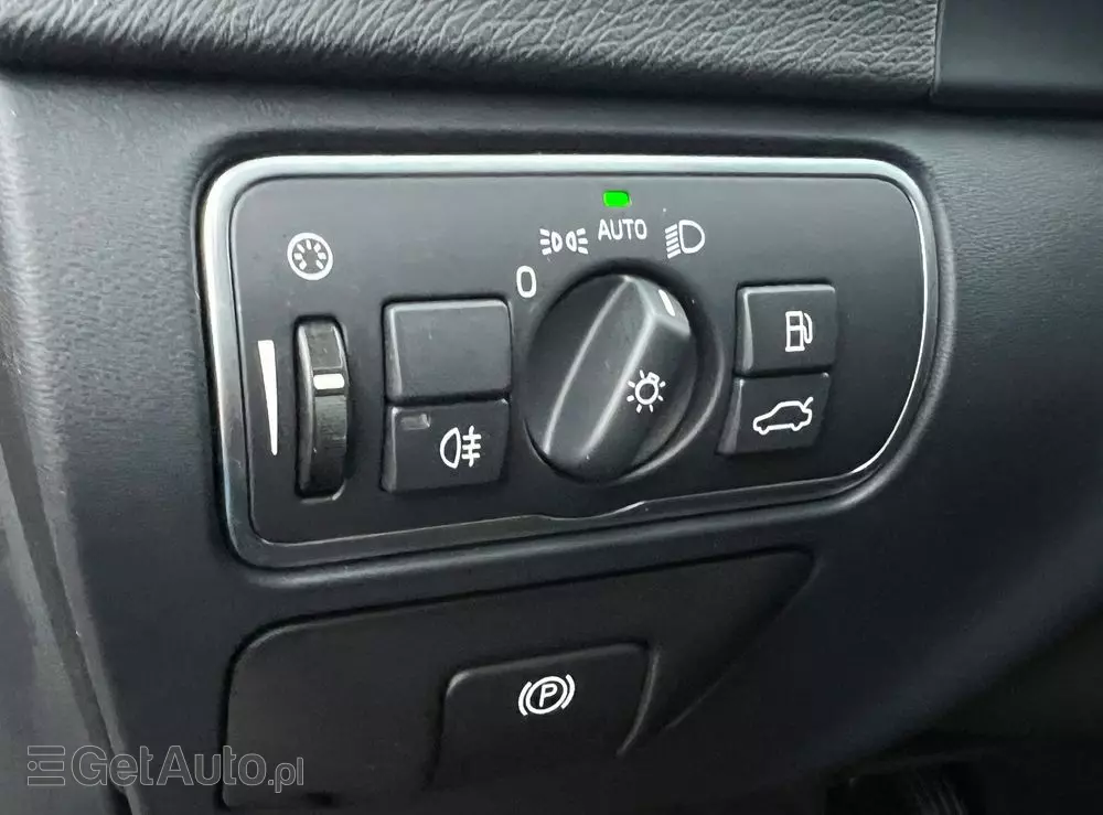 VOLVO V60 D4 Drive-E Momentum