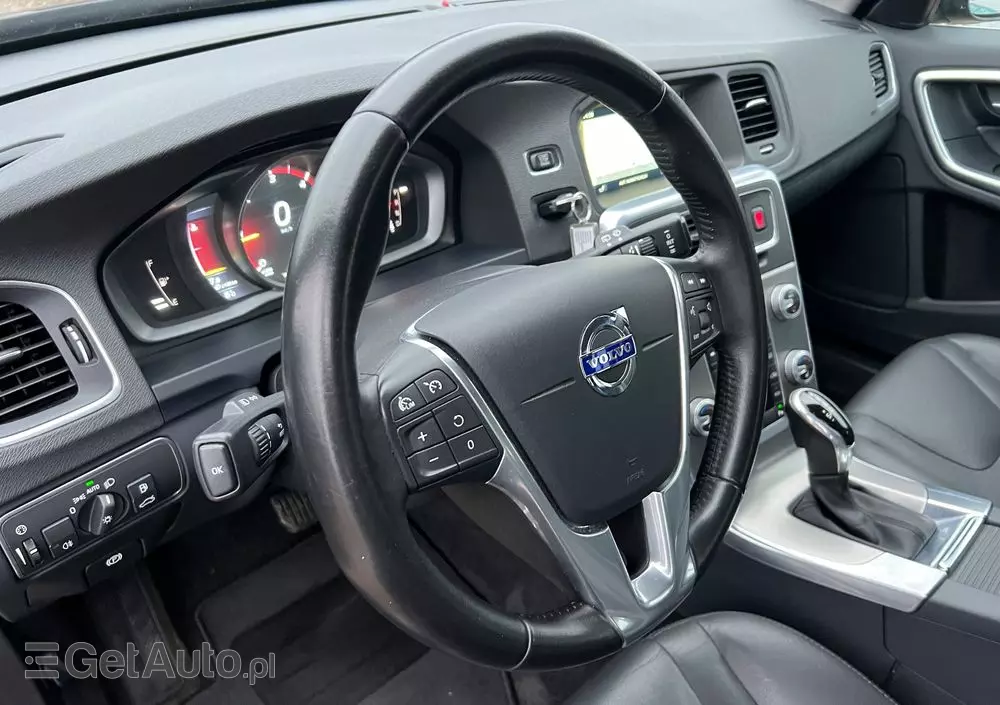 VOLVO V60 D4 Drive-E Momentum