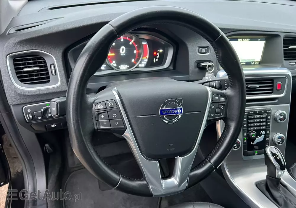 VOLVO V60 D4 Drive-E Momentum