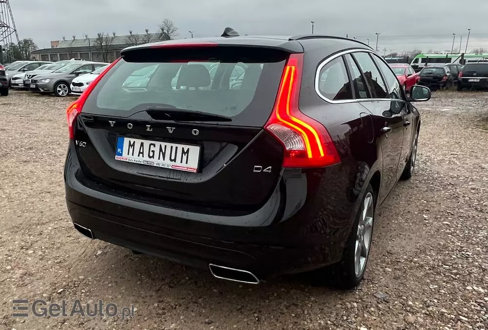 VOLVO V60 D4 Drive-E Momentum