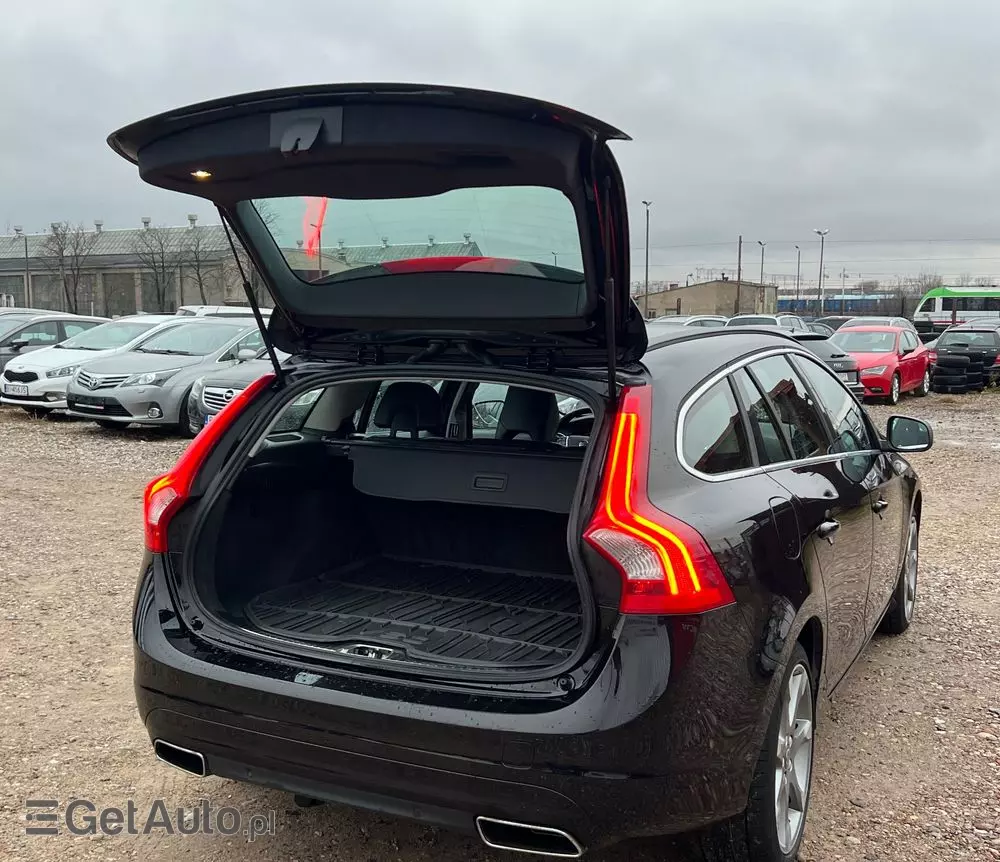 VOLVO V60 D4 Drive-E Momentum