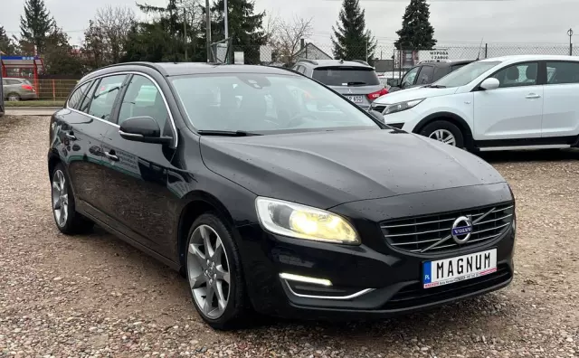VOLVO V60 D4 Drive-E Momentum