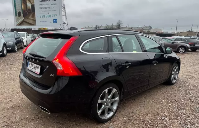 VOLVO V60 D4 Drive-E Momentum
