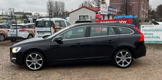 VOLVO V60 D4 Drive-E Momentum