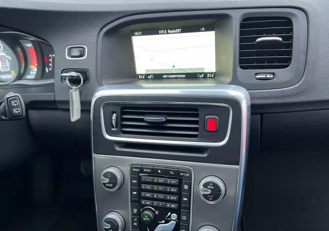 VOLVO V60 D4 Drive-E Momentum